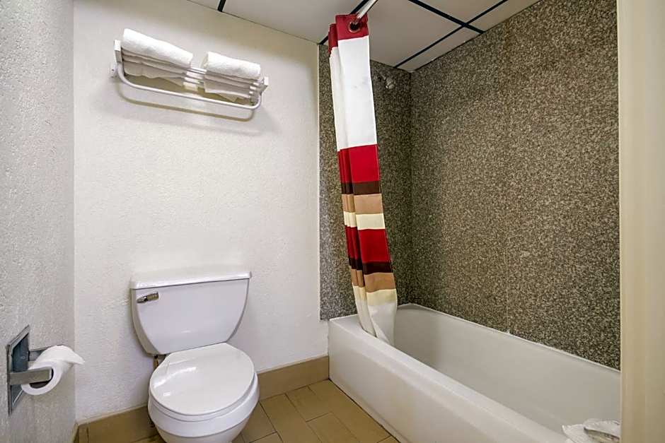 Red Roof Inn Crestview