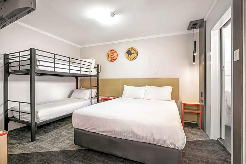 Nightcap at Jamison Hotel