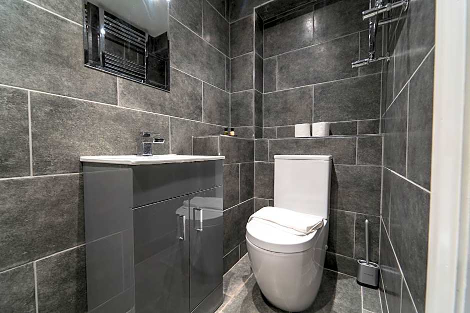 The Ashcroft Studios & Apartments with Free Parking