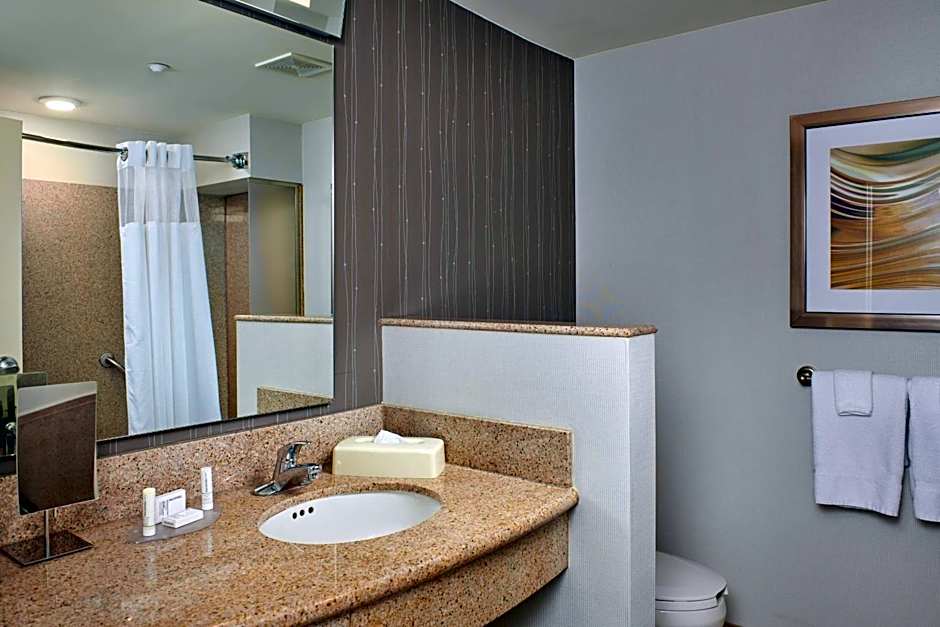 Courtyard by Marriott Bristol