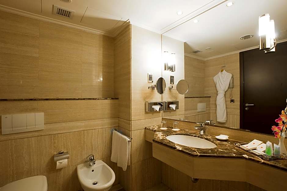 Ramada Plaza Beirut Raouche