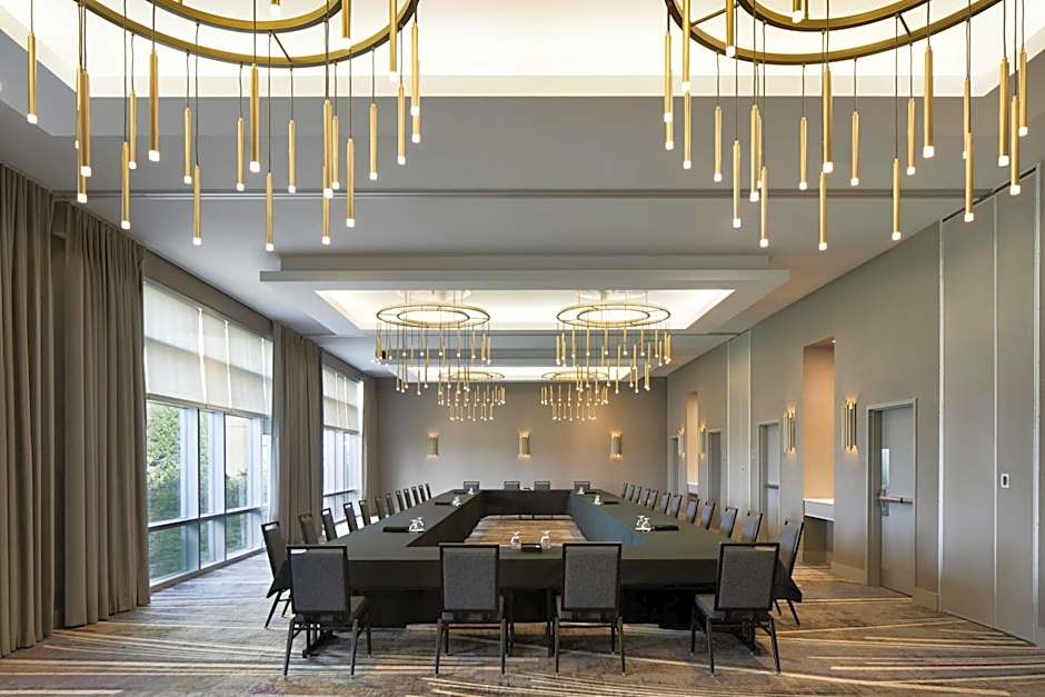 Courtyard by Marriott Montreal Airport