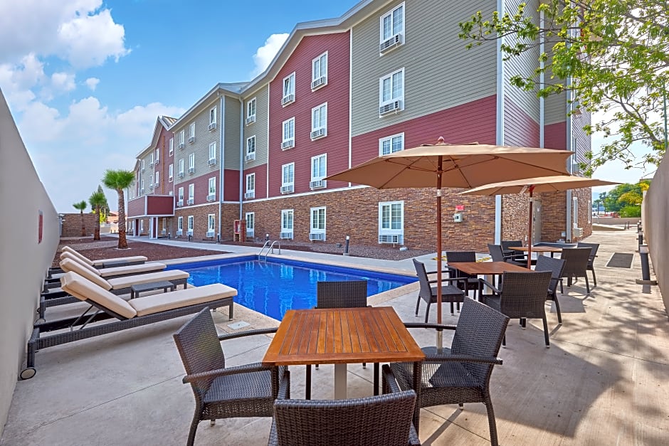 Extended Suites Tijuana Macroplaza