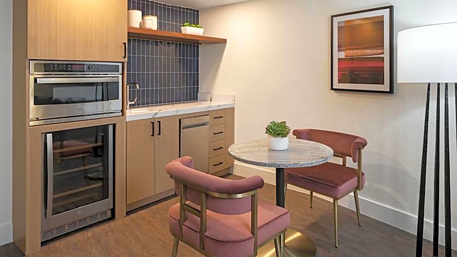 Burton House, Beverly Hills, A Tribute Portfolio Hotel