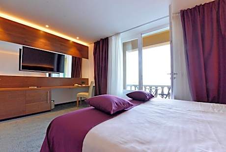Superior Double Room With Balcony and Sea View 2+1