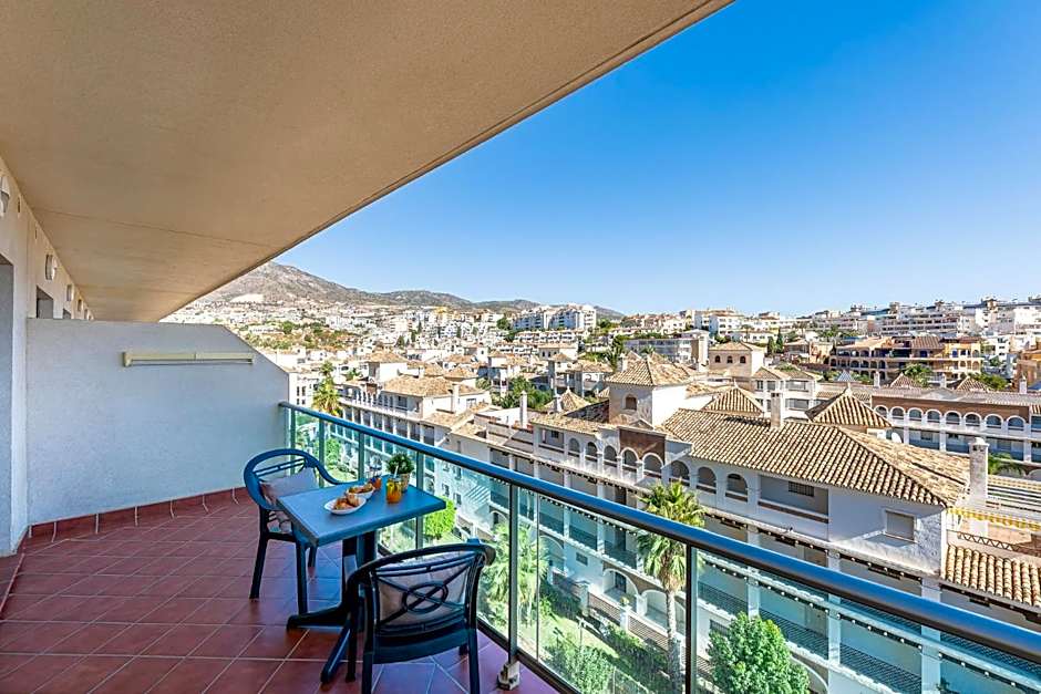 797 HOLIDAY RENTALS - ARCOSUR1- Moderno apartamento con terraza y vistas