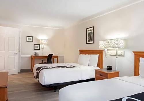 Baymont by Wyndham Fort Myers Central