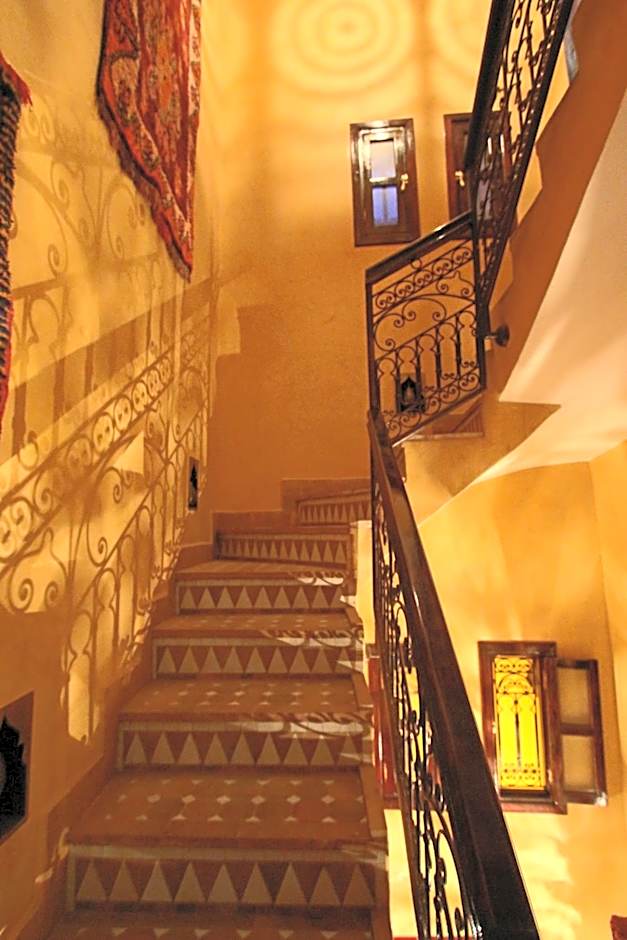 RIAD MAKENE MOUCHKILL