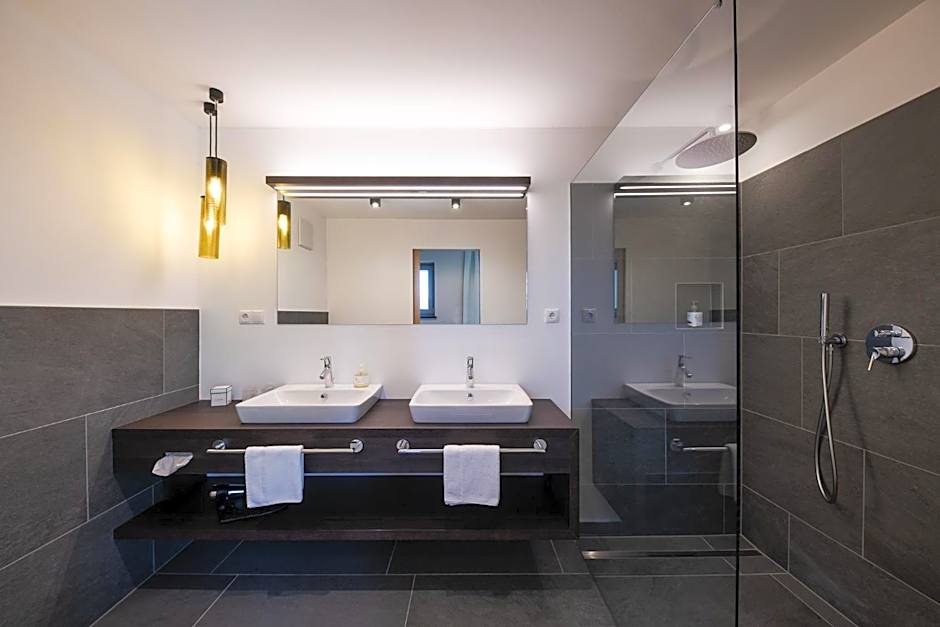 Oliven- & Genusshotel Hirzer