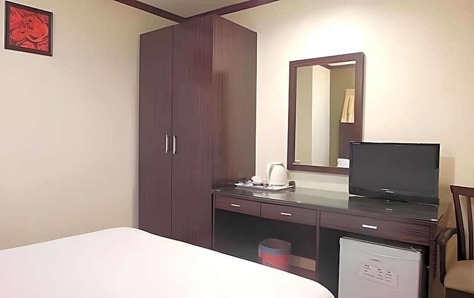New City Hotel