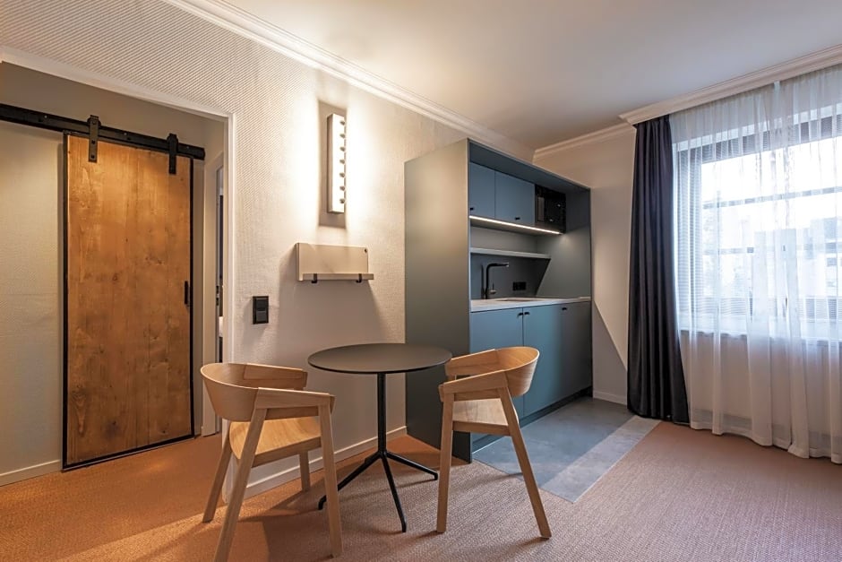 B-Hotel