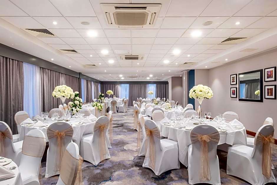 Holiday Inn Stevenage By IHG