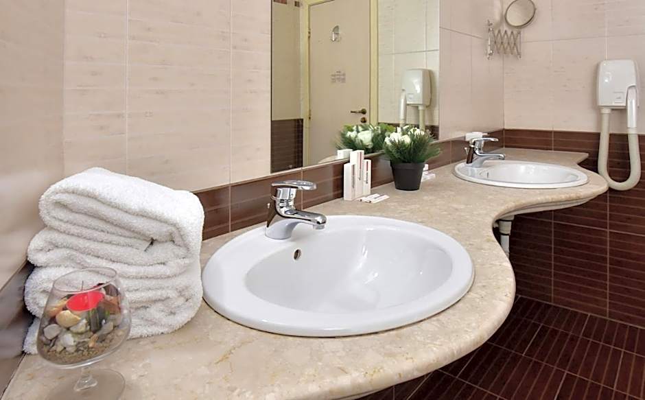 Rhodopi Home Hotel Chepelare- Half Board & Wellness