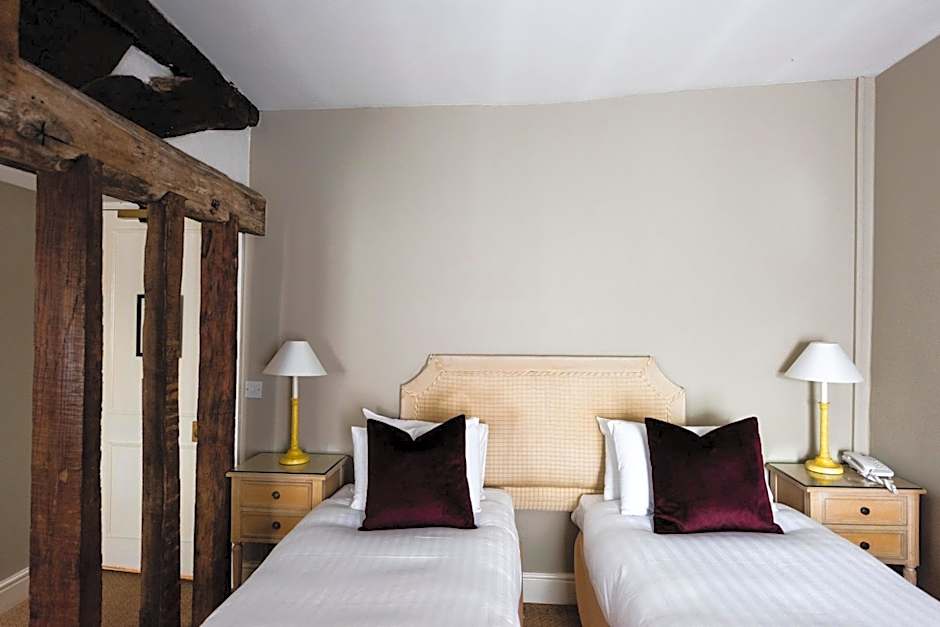 Brook Whipper-In Hotel