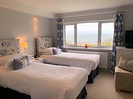 Double or Twin Room with Sea View