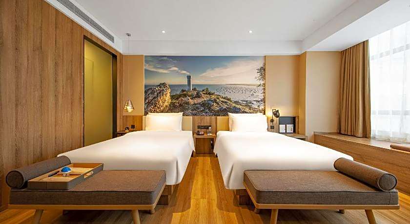 Atour Hotel Maoming High-speed Railway Station People Square