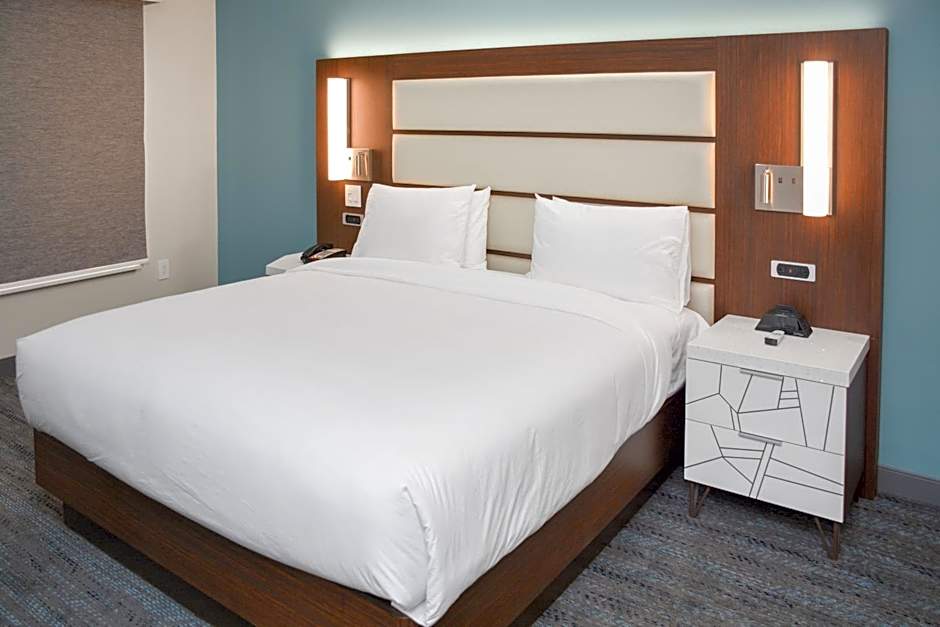 Four Points by Sheraton Fayetteville Fort Liberty