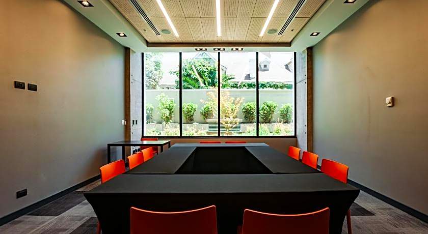 Ola Santiago Providencia, Tapestry Collection by Hilton