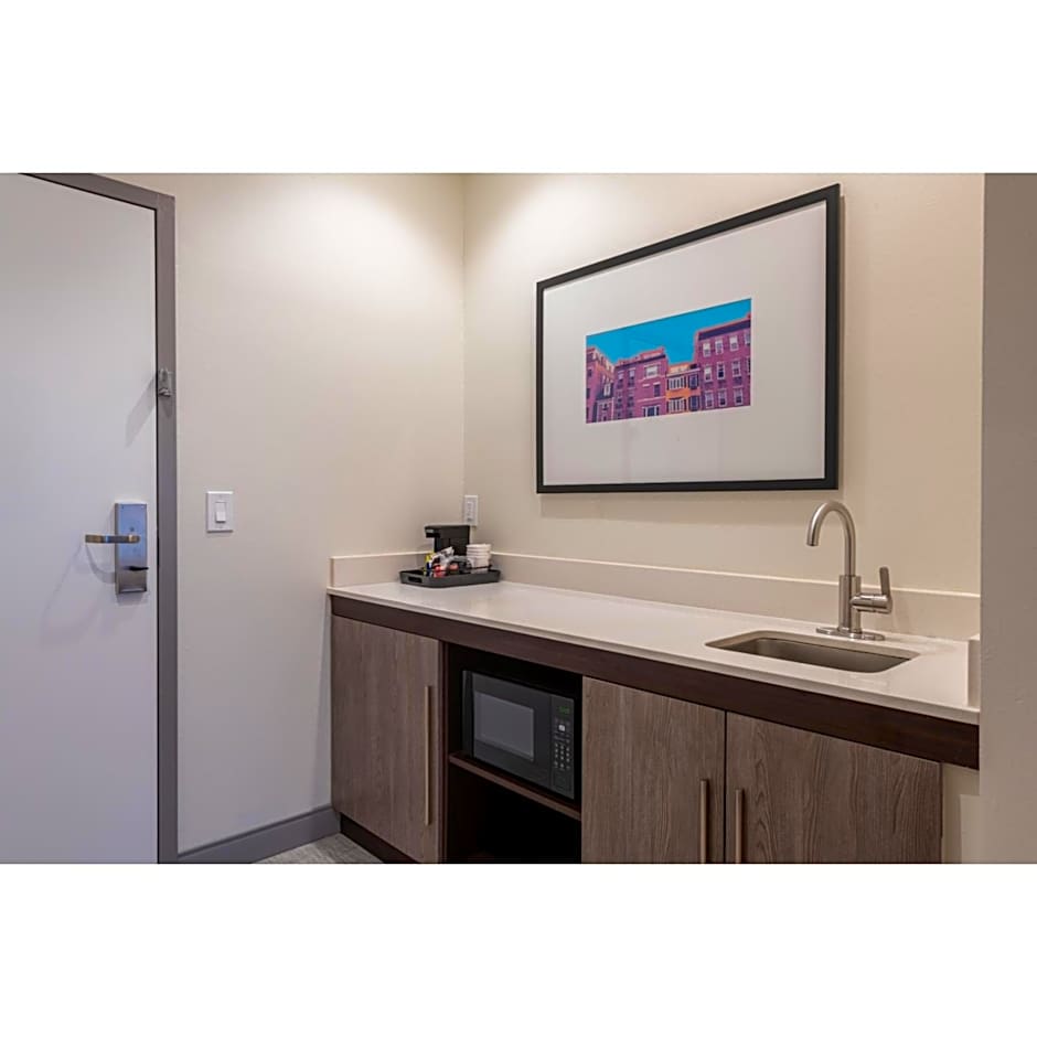 Hampton Inn & Suites Boston/Stoughton