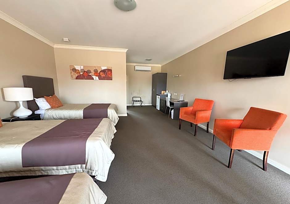 Sundowner Motel Hotel