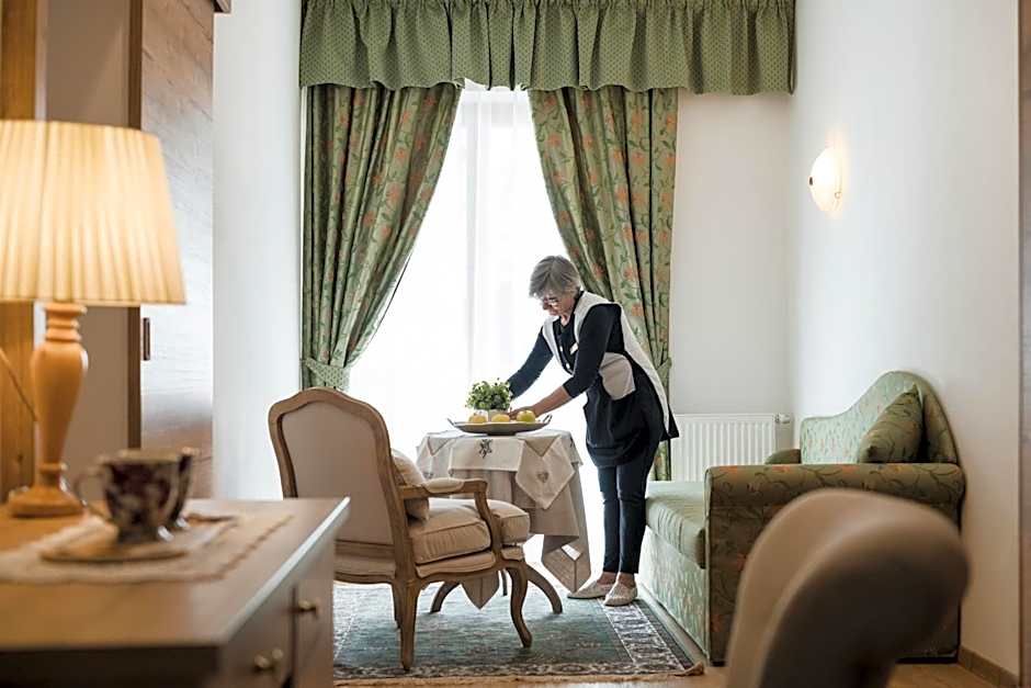 Laguscei Dolomites Mountain Hotel