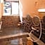 Atsugiiiyama Onsen Motoyu Ryokan