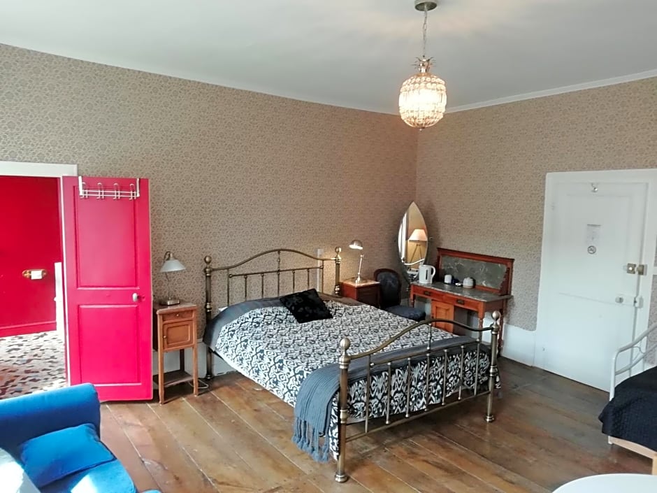 3 Place des Arbres, Chambres D'Hôtes, Felletin