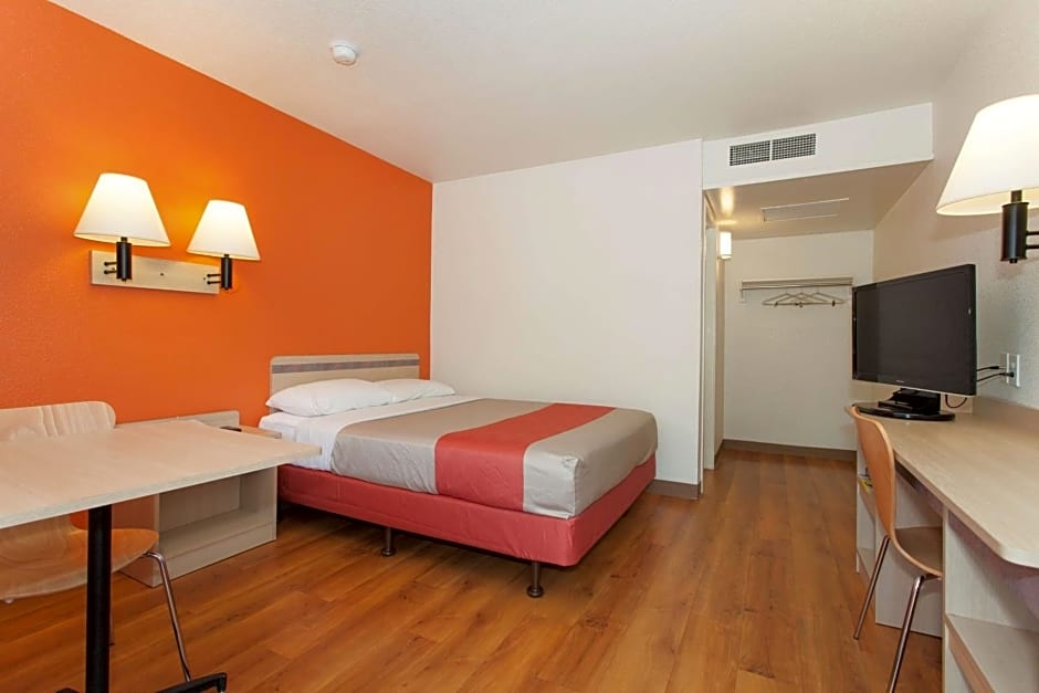 Motel 6 Davis-Near UC Davis