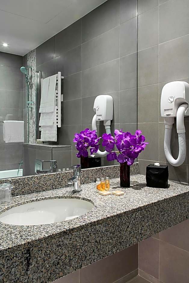 Timhotel Opera Blanche Fontaine