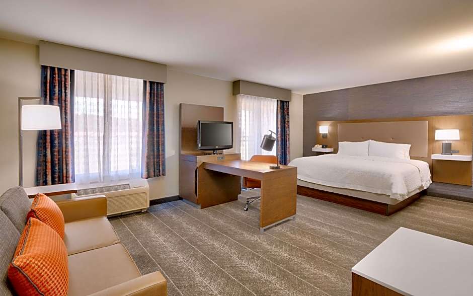 Photo 1 of 4 of 1 King Bed Suite, Hearing/Mobility Accessible, Bathtub
