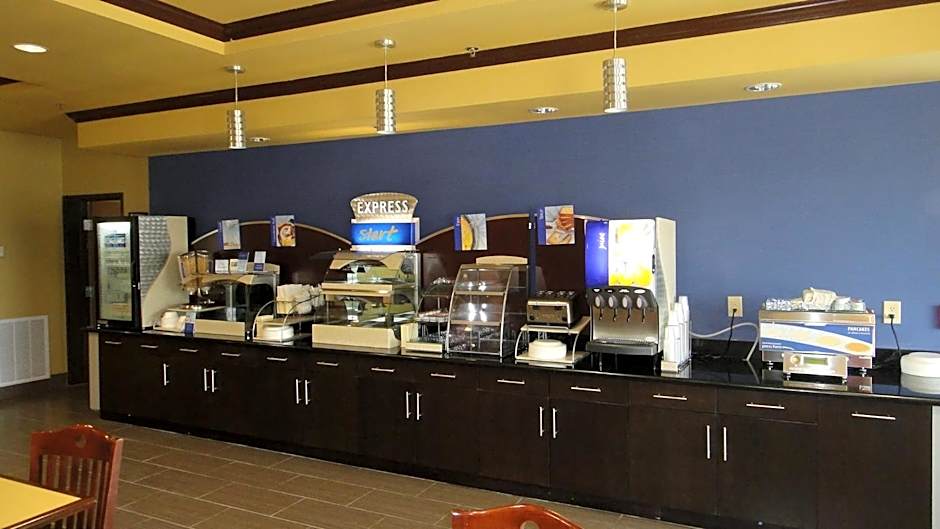 Holiday Inn Express & Suites George West By IHG