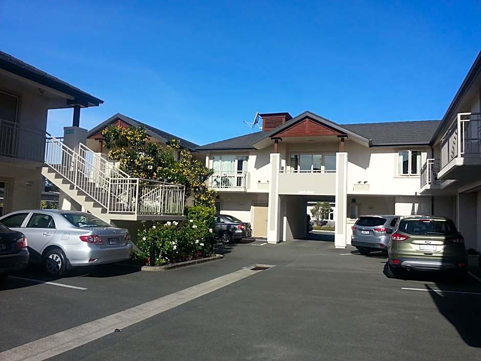 Cedar Grove Motor Lodge