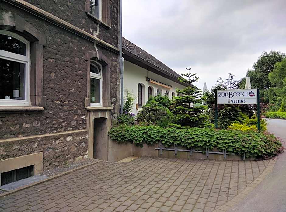 Hotel Zur-Borke
