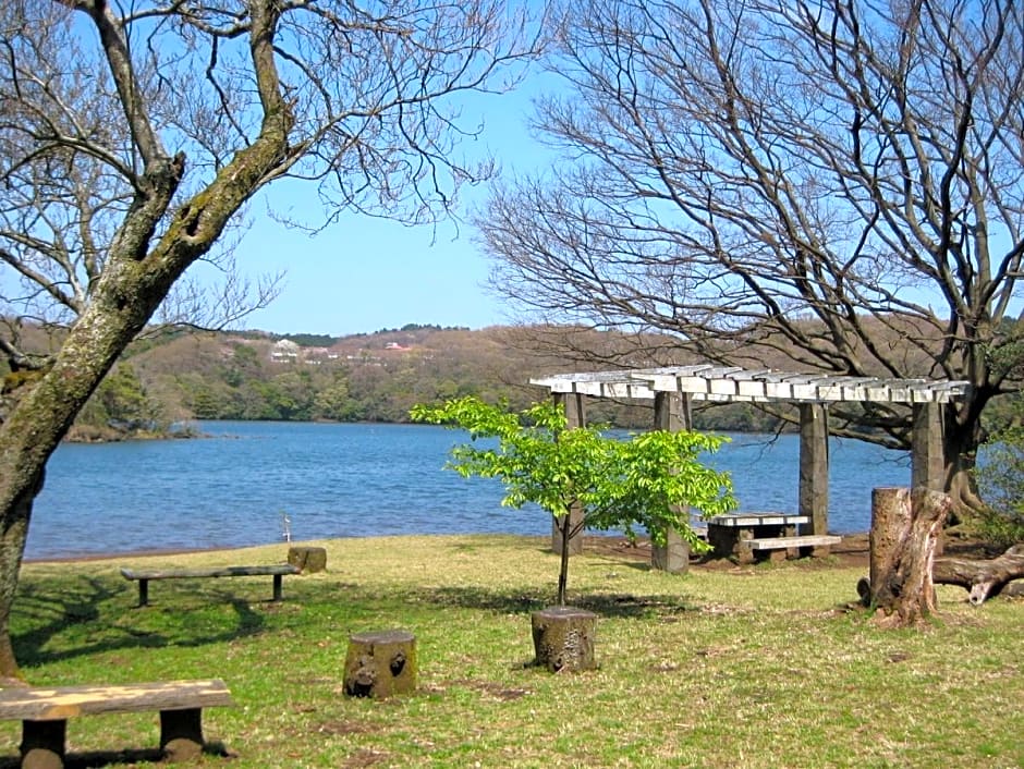 Izu Ippeki lake lakeside terrace