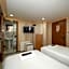 Maxwell Hotel