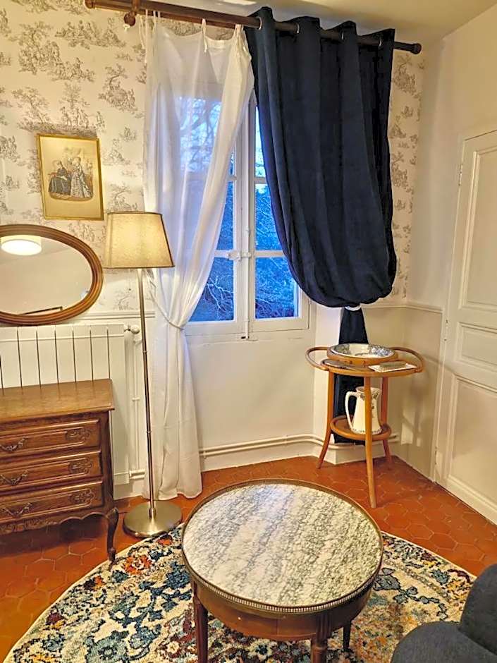 1560- Domaine Des Cinq Jardins- A Magical and Authentic Mansion
