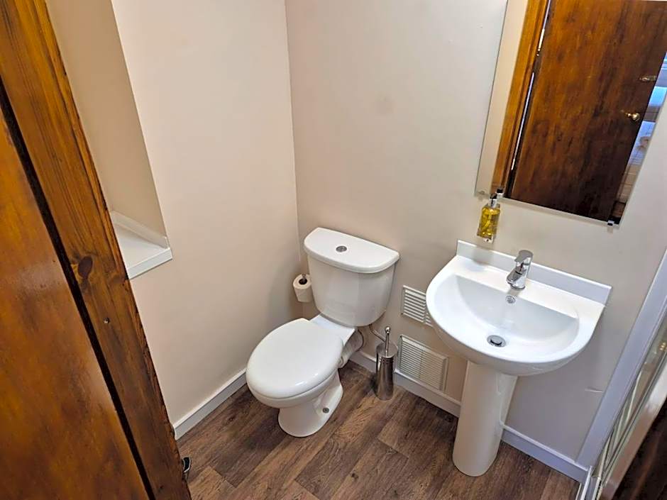 Photo 1 of 8 of Single Room