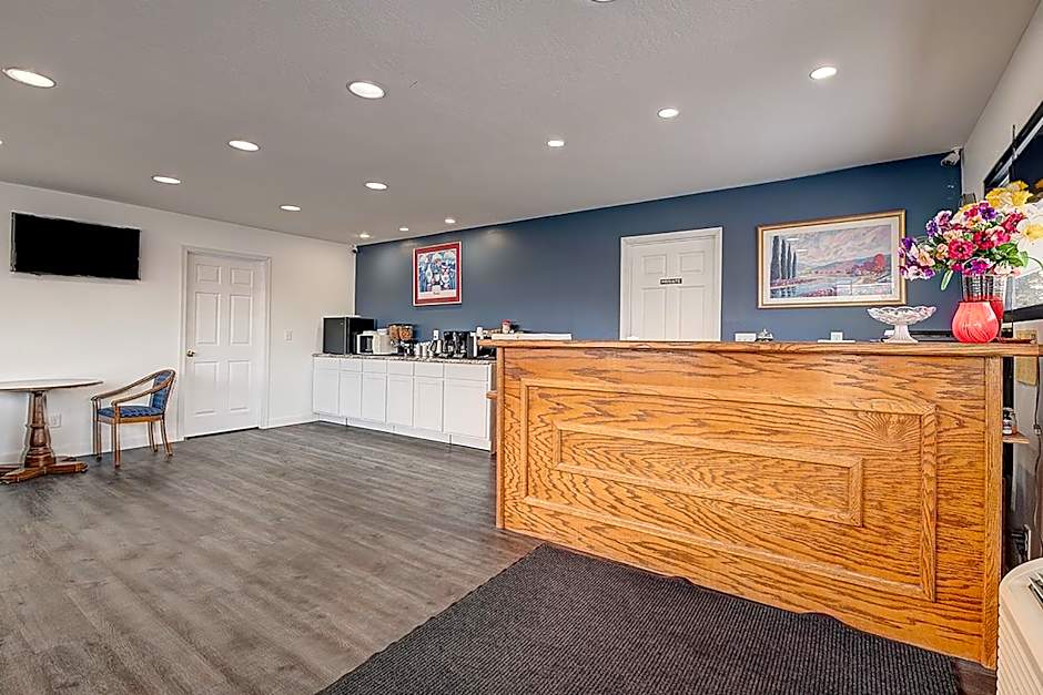 Travelodge by Wyndham Spirit Lake/Okoboji