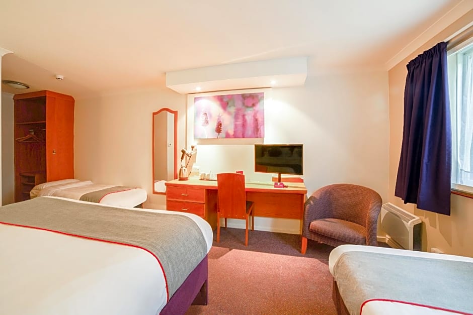 OYO Lakeside Haydock Hotel St Helens