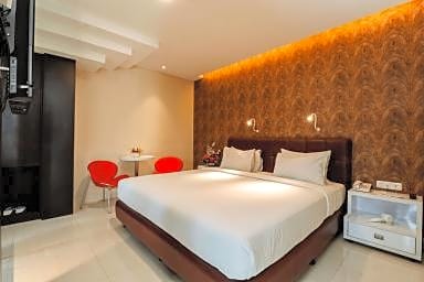 Empress Hotel Makassar City Center by LIFE