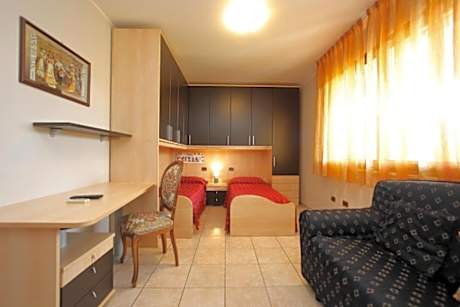 Apartment with Garden and Patio