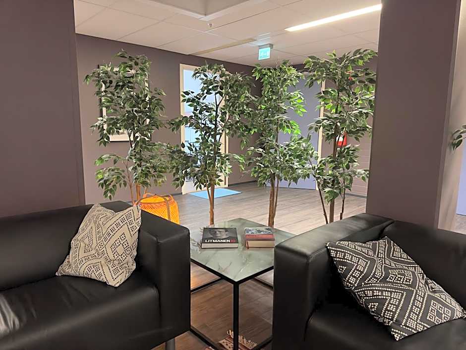 The Rooms Airport - 20Rooms