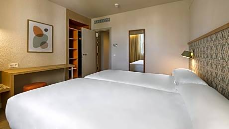 APARTMENT STANDARD 3 ADULTS + 1 YOUNG