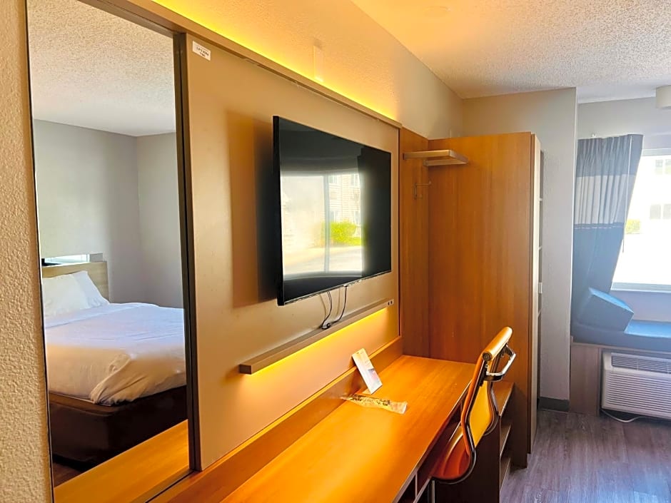 Microtel Inn & Suites by Wyndham Lexington