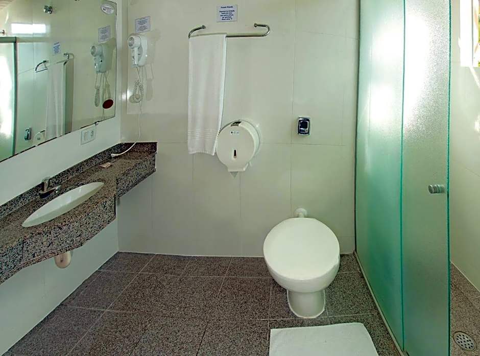 Lira Hotel