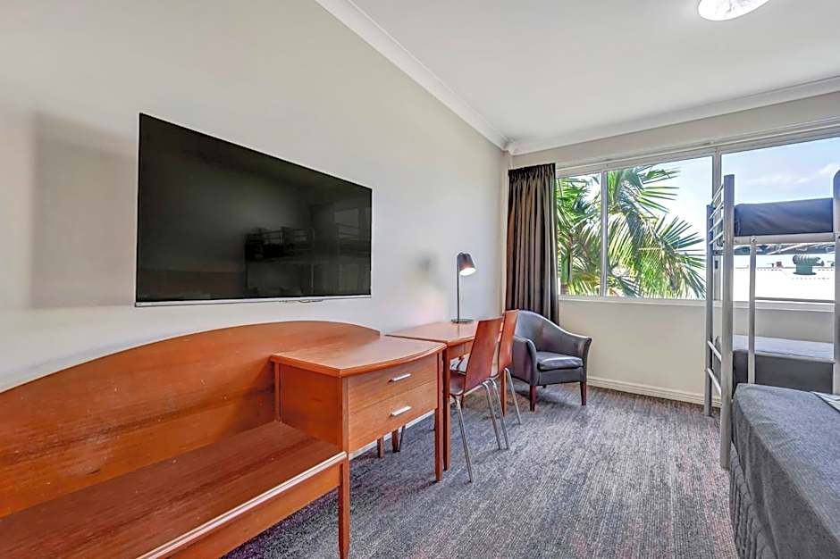 City Oasis Inn Townsville, SureStay Collection by BW