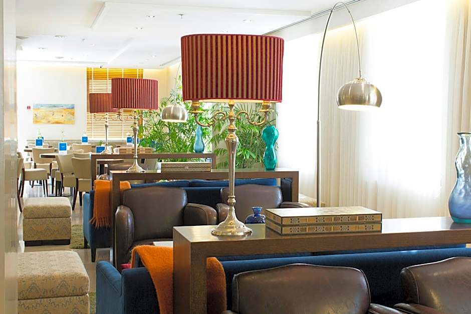 Prima Royale Hotel
