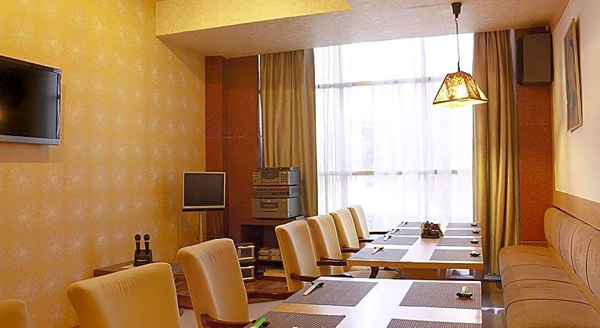 Days Hotel by Wyndham Neemrana Jaipur Highway