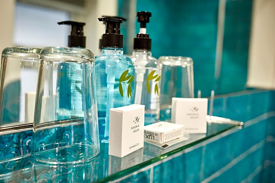 Three Cranes Serviced Apartments