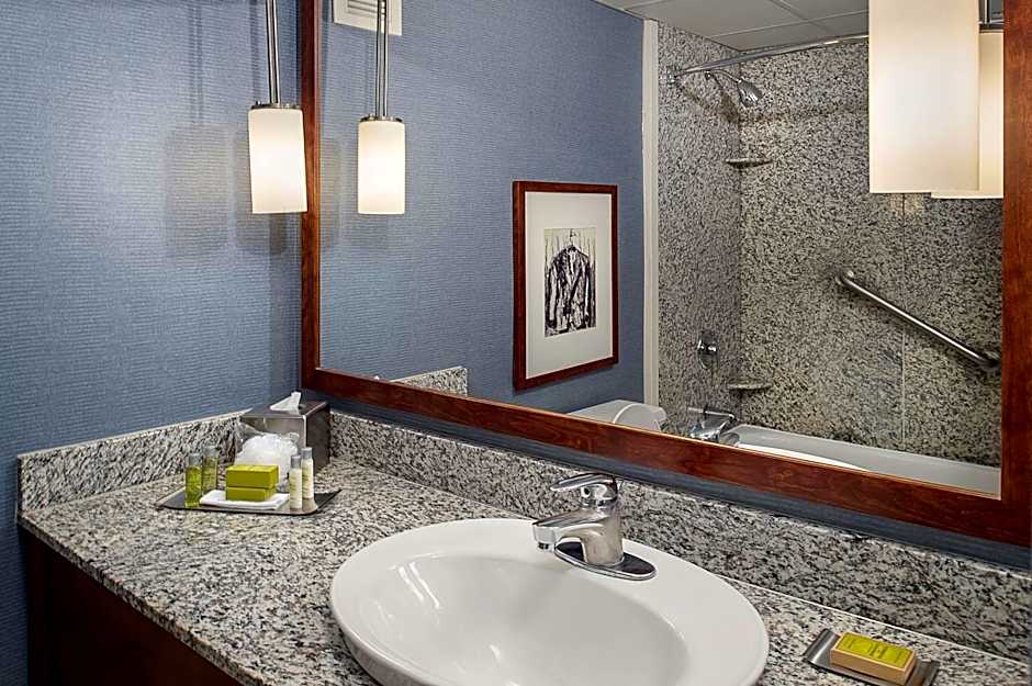 DoubleTree By Hilton Saint Louis Westport